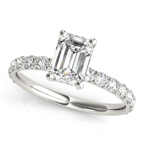White gold Emerald Cut Diamond Pavé Band with Four-Prong Setting