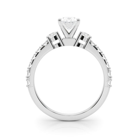 White gold Oval Cut Three-Stone Diamond Pavé Band with Prong Setting