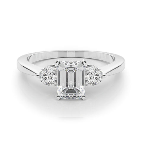 White gold Three-Stone Emerald Solitaire Ring with Tapered Band and Four-Prong Setting