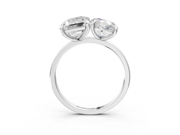 Platinum Oval and Emerald Toi Moi Ring with Prong Setting and Plain Band