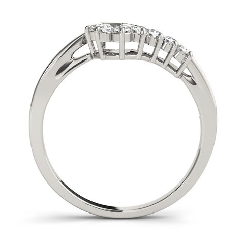 Platinum V-Shaped Diamond Accent Band with Round Brilliant Stones and Prong Setting 1