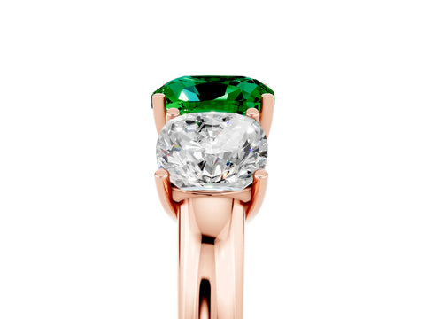 Rose gold Cushion Cut Emerald Three-Stone Ring with Four-Prong Setting and Classic Band_5