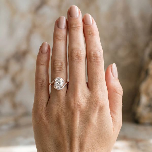Rose gold Cushion Halo Twist Band with Four-Prong Setting