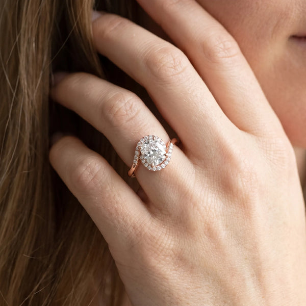 Rose gold Cushion Halo Twist Band with Four-Prong Setting