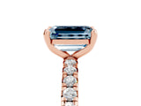 Rose gold Emerald Cut Cut Diamond Pavé Band with Four-Prong Setting_5