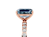 Rose gold Emerald Cut Diamond Pavé Band with Six-Prong Setting_5