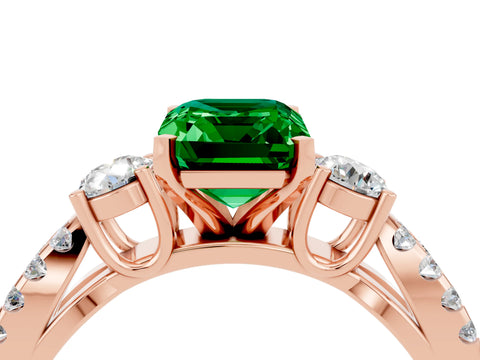 Rose gold Emerald Cut Emerald Three-Stone Ring with Pavé Split Shank and Four-Prong Setting_4