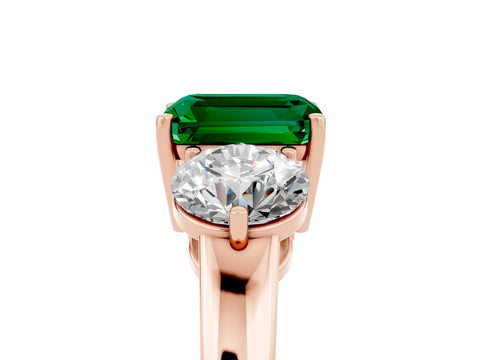 Rose gold Emerald Cut Emerald Three-Stone Ring with Prong Setting and Classic Band_5