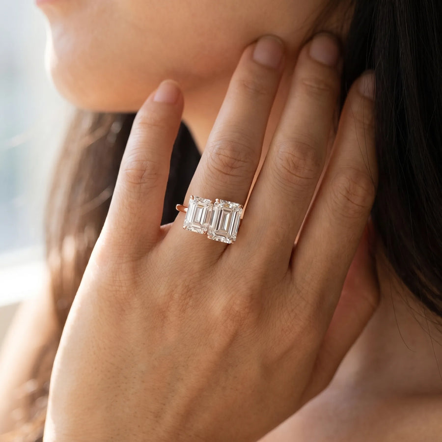 Rose gold Emerald and Emerald Cut Toi Moi Ring with Prong Setting