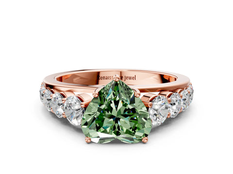 Rose gold Fancy Green Heart Cut Brilliant Diamond Pavé Band with Six-Prong Setting