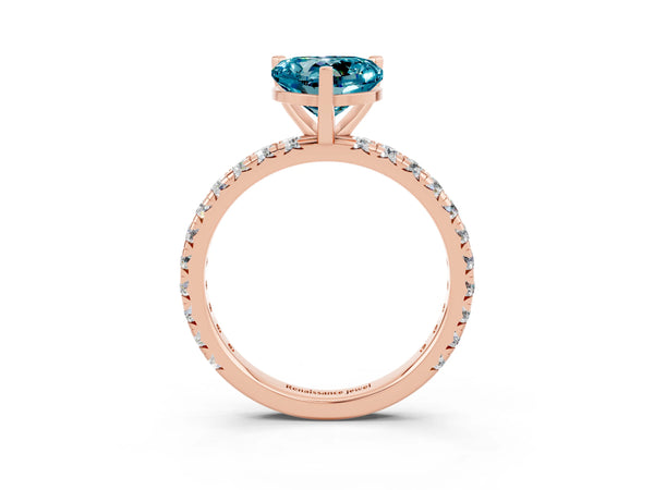 Rose gold Heart Cut Cut Diamond Pavé Band with Four-Prong Setting