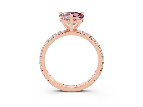 Rose gold Heart Cut Cut Diamond Pavé Band with Four-Prong Setting