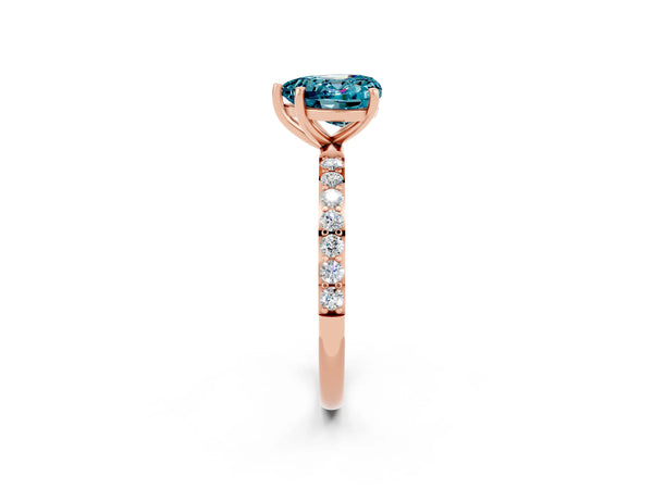 Rose gold Heart Cut Diamond Pavé Band with Six-Prong Setting