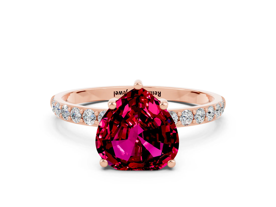 Rose gold Heart Cut Diamond Pavé Band with Six-Prong Setting