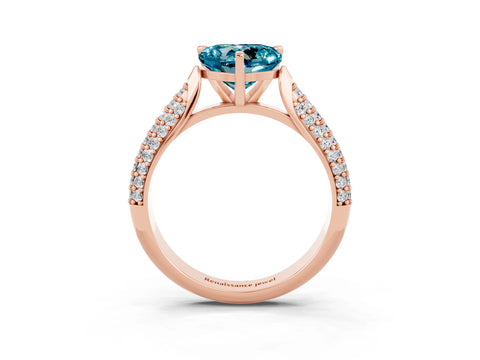 Rose gold Heart Cut Diamond Solitaire Engagement Ring with Pavé Band and Four-Prong Setting_3