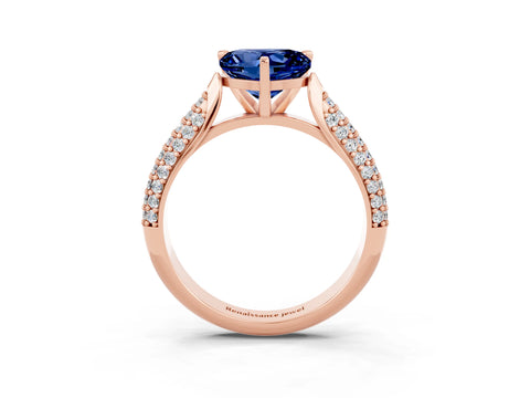 Rose gold Heart Cut Diamond Solitaire Engagement Ring with Pavé Band and Four-Prong Setting_3