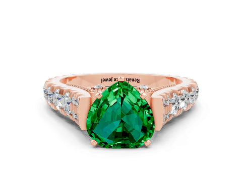 Rose gold Heart Cut Emerald Classic Solitaire Ring with Pavé Band and Four-Prong Setting
