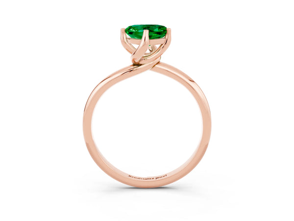 Rose gold Heart Cut Emerald Solitaire Engagement Ring with Four-Prong Setting and Classic Band