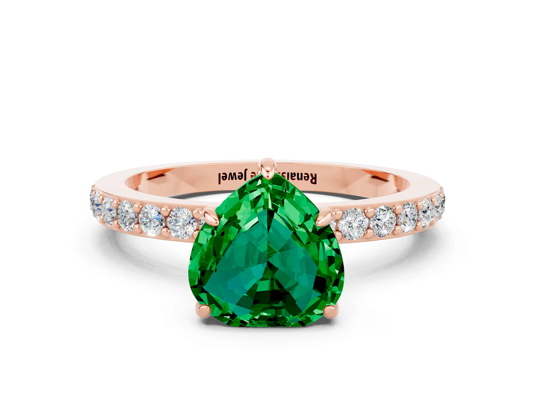 Rose gold Heart Cut Emerald Solitaire Engagement Ring with Pavé Band and Four-Prong Setting