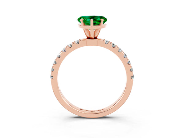 Rose gold Heart Cut Emerald Solitaire Ring with Pavé Accents and Four-Prong Setting