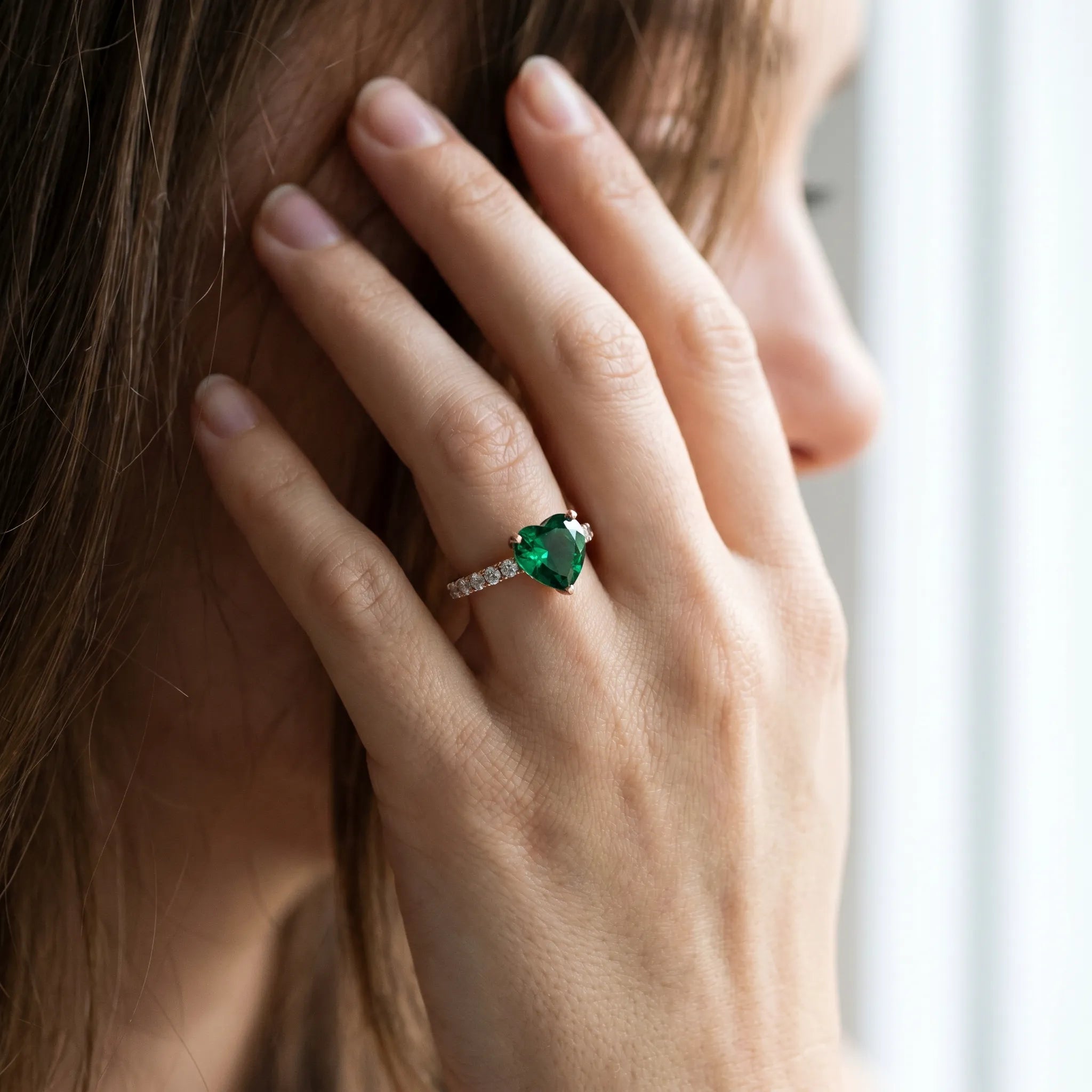 Rose gold Heart Cut Emerald Solitaire Ring with Round  Pavé Band and Four-Prong Setting_44