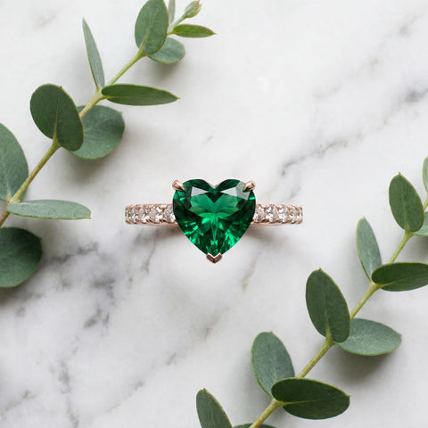 Rose gold Heart Cut Emerald Solitaire Ring with Round  Pavé Band and Four-Prong Setting_45