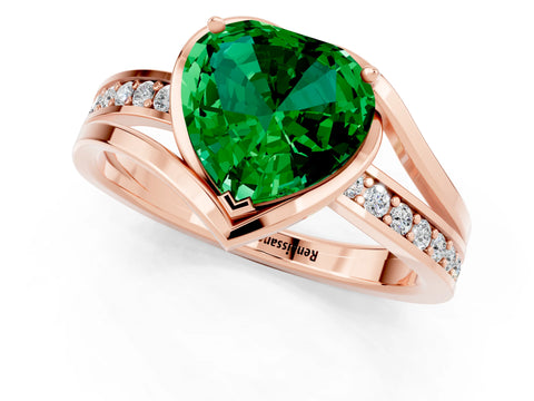 Rose gold Heart Cut Emerald Solitaire Ring with Split Shank and Prong Setting_1