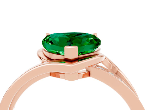 Rose gold Heart Cut Emerald Solitaire Ring with Split Shank and Prong Setting_4