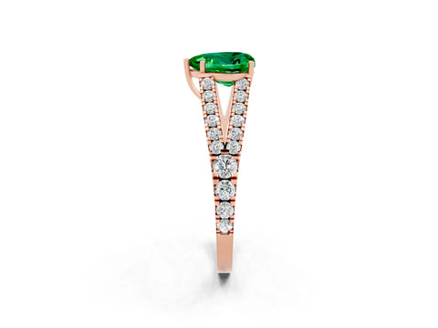 Rose gold Heart Cut Emerald Split Shank Pavé Engagement Ring with Four-Prong Setting_14