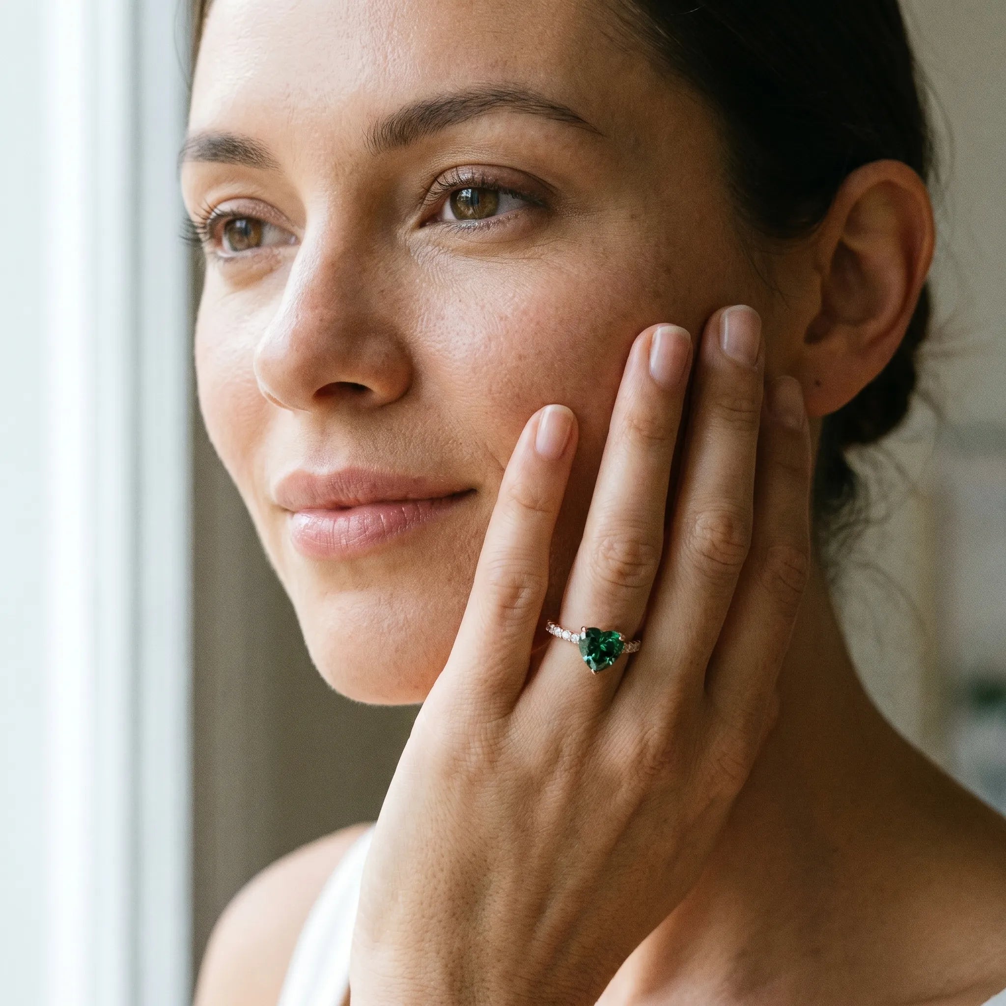 Rose gold Heart Cut Green Sapphire Solitaire Ring with Round  Pavé Band and Four-Prong Setting_43