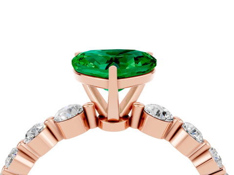 Rose gold Heart Cut Solitaire Emerald Ring with Pave Band and Four-Prong Setting_4