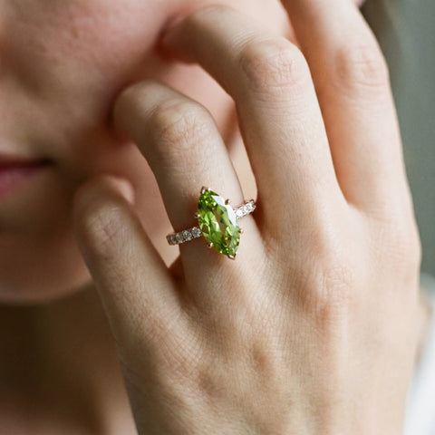 Rose gold Marquise Cut Peridot Solitaire Ring with Round  Pavé Band and Four-Prong Setting_32