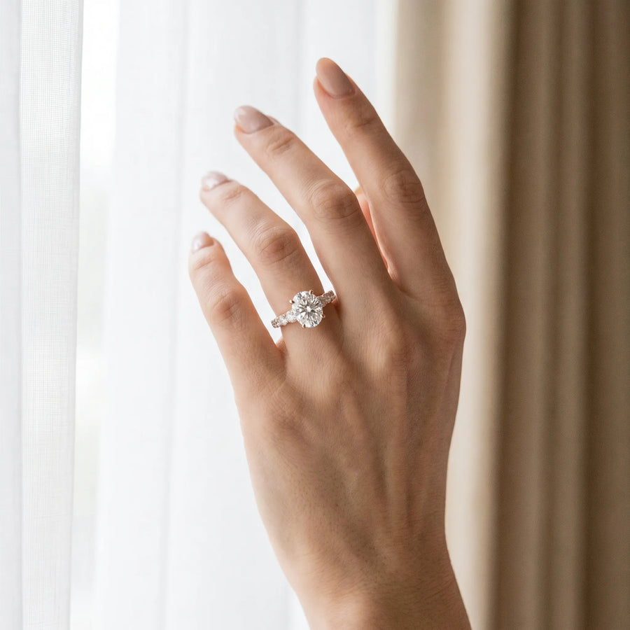 Rose gold Oval Brilliant Diamond Pavé Band with Six-Prong Setting