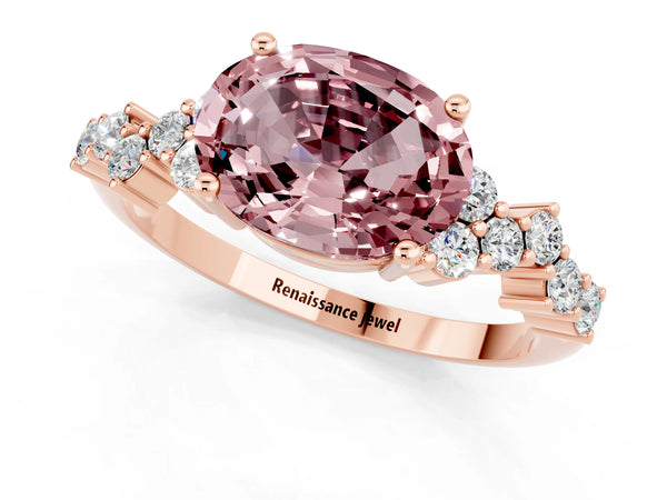 Rose gold Oval Cut Diamond Cluster Pavé Band with Four-Prong Setting