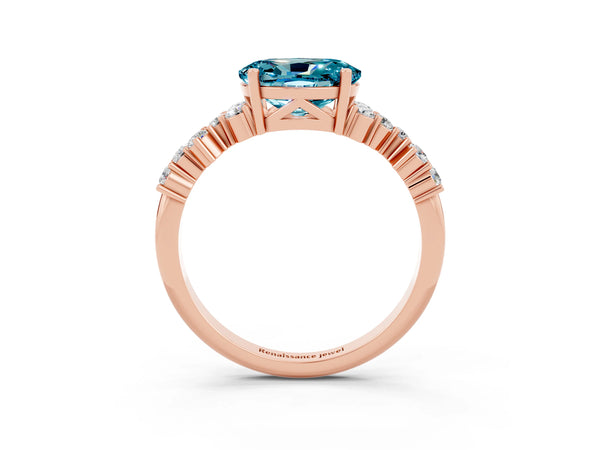 Rose gold Oval Cut Diamond Cluster Pavé Band with Four-Prong Setting