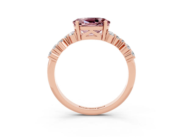 Rose gold Oval Cut Diamond Cluster Pavé Band with Four-Prong Setting