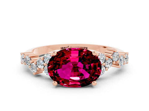 Rose gold Oval Cut Diamond Cluster Pavé Band with Four-Prong Setting