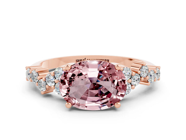 Rose gold Oval Cut Diamond Cluster Pavé Band with Four-Prong Setting