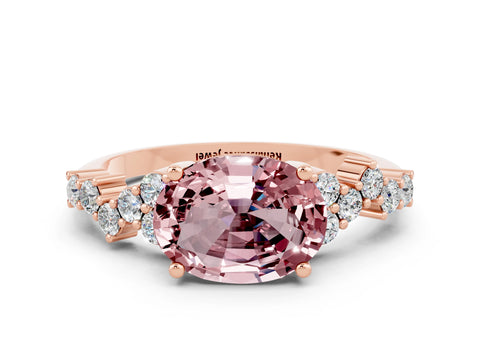 Rose gold Oval Cut Diamond Cluster Pavé Band with Four-Prong Setting