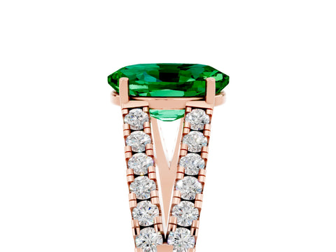 Rose gold Oval Cut Emerald Split Shank Pavé Engagement Ring with Four-Prong Setting_17