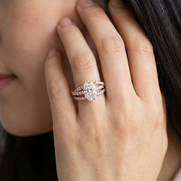 Rose gold Oval Solitaire Twist Band with Pavé Setting and Four-Prong Setting