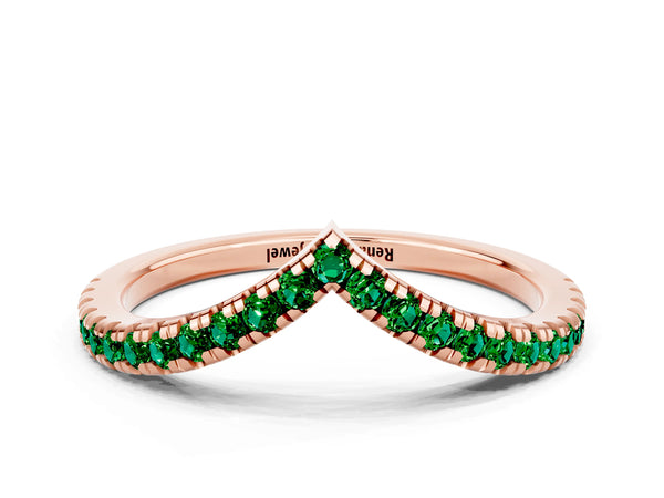 Rose Gold Round Lab-Grown Emerald V Chevron Pave Wedding Band with Shared Prongs