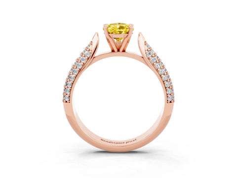 Rose gold Pear Cut Diamond Solitaire Engagement Ring with Pavé Band and Four-Prong Setting_3