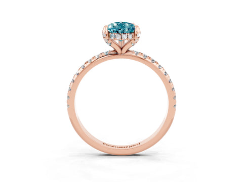 Rose gold Pear Cut Diamond Solitaire Ring with Four-Prong Setting and Pavé Band_3