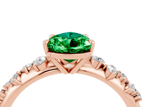 Rose gold Pear Cut Emerald Cluster Side Stone Solitaire Ring with Prong Setting_28
