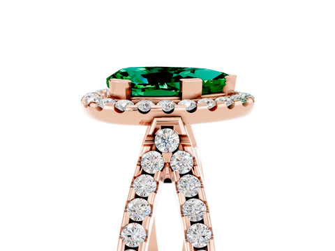 Rose gold Pear Cut Emerald Halo Ring with Split Shank Pavé Band and Prong Setting_5