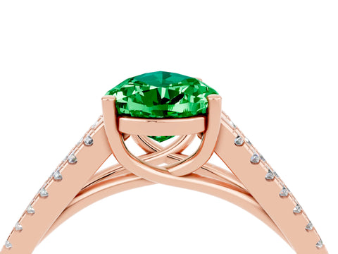 Rose gold Pear Cut Emerald Solitaire Engagement Ring with Split Shank Pavé Band_4