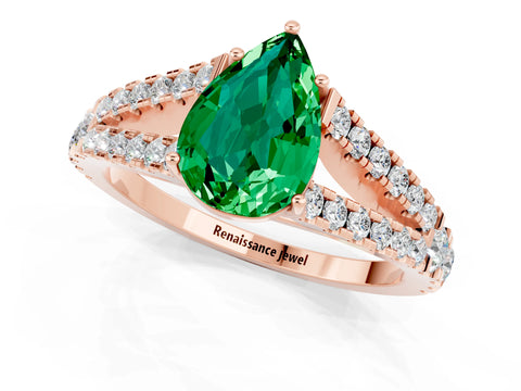 Rose gold Pear Cut Emerald Split Shank Pavé Engagement Ring with Four-Prong Setting_13