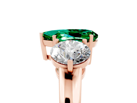 Rose gold Pear Cut Emerald Three-Stone Ring with Prong Setting and Classic Band_5