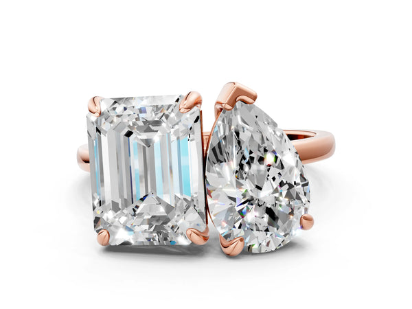 Rose gold Pear and Emerald Toi Moi Ring with Prong Setting and Plain Band